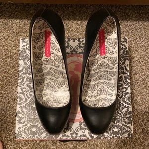 Bordello Black Patent Covered Platform Heels sz 11